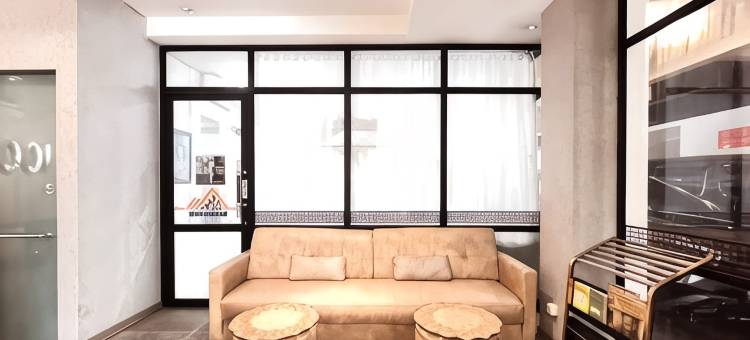 超级OYO Capital O 3905 Graha 100宾馆(Sans Vibes Hotel Syariah Graha 100 Gubeng Surabaya)图片