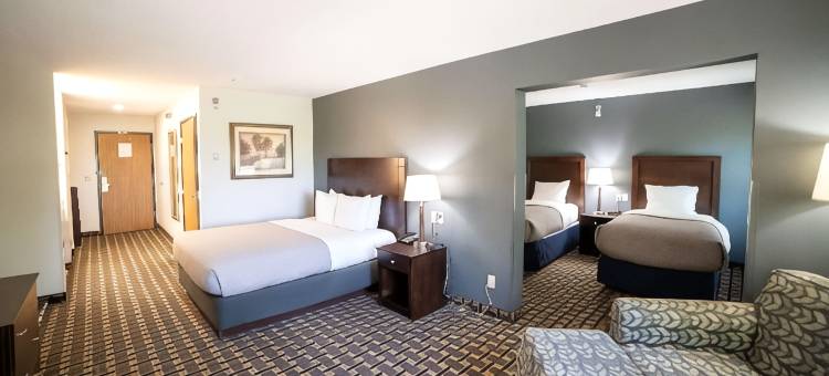 昆特品质酒店及套房沃特敦近草原湖冰场(Quality Inn & Suites Watertown Near Prairie Lakes Ice Arena)图片