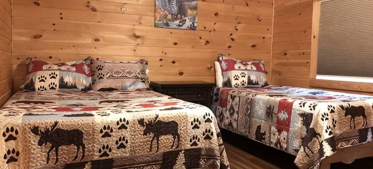 新罕布什尔皮茨堡村温馨木屋 - 直通雪地摩托及全地形车步道(Cozy Cabin in Pittsburg NH Village - DIRECT SNOWMOBILE & ATV TRAIL ACCESS)图片