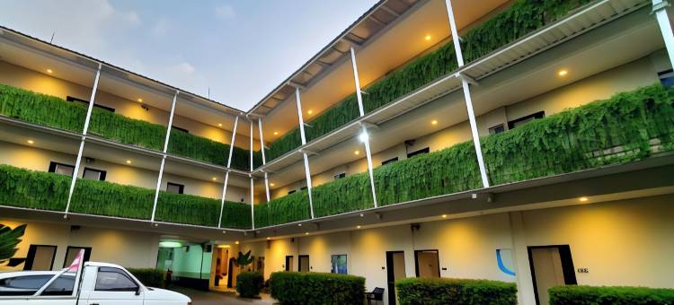 桑普尔纳锦尔本酒店(Hotel Sampurna Cirebon)图片