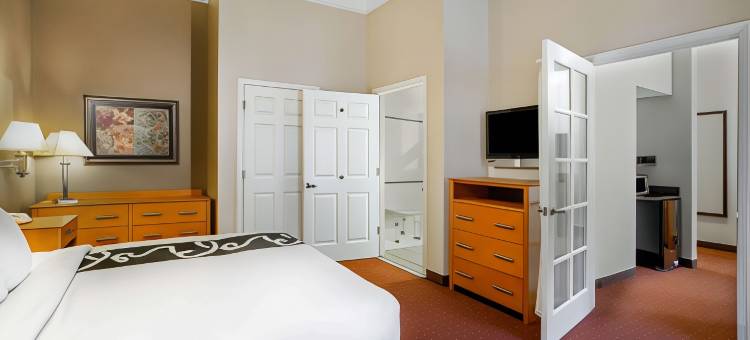 诺福克拉昆塔温德姆套房酒店(La Quinta Inn & Suites by Wyndham Norfolk)图片