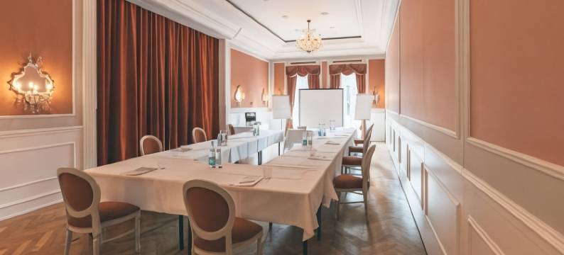 格吕克斯堡斯滕德酒店(Strandhotel Glücksburg)图片