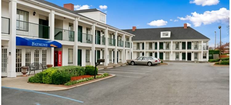 韦克罗斯温德姆呗盟酒店(Baymont by Wyndham Waycross)图片