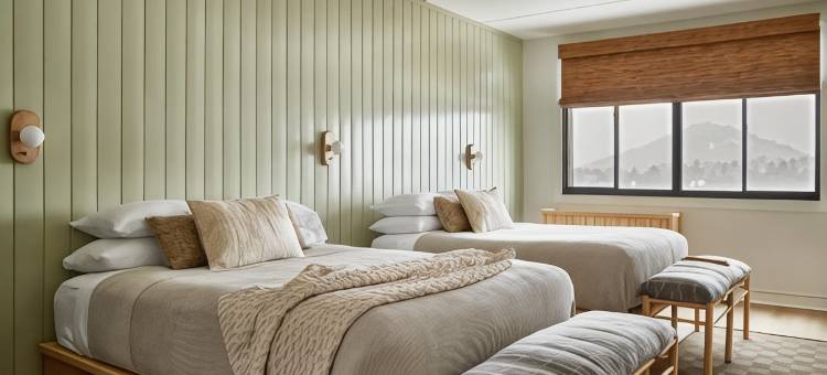 普莱西德湖萨米特酒店(Bluebird Lake Placid)图片