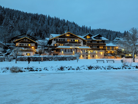 哈同湖景度假公寓酒店