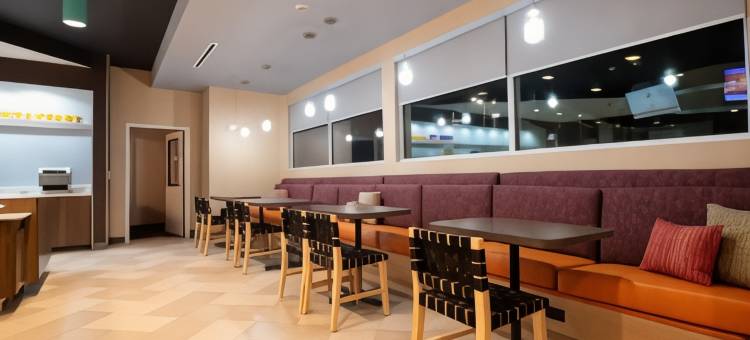 希尔顿真实酒店Vista Ridge商场(Tru by Hilton Lewisville Vista Ridge Mall)图片