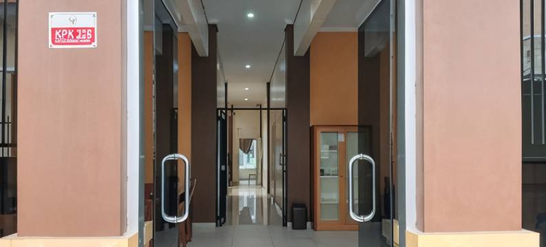 Super OYO 1506  Shabrina 2伊斯兰旅馆(Shabrina Homestay Syariah Terminal Tirtonadi Solo RedPartner)图片