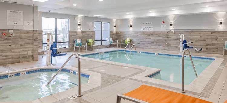 马斯基根诺顿海岸万豪国际万枫酒店及套房(Fairfield Inn & Suites by Marriott Muskegon Norton Shores)图片