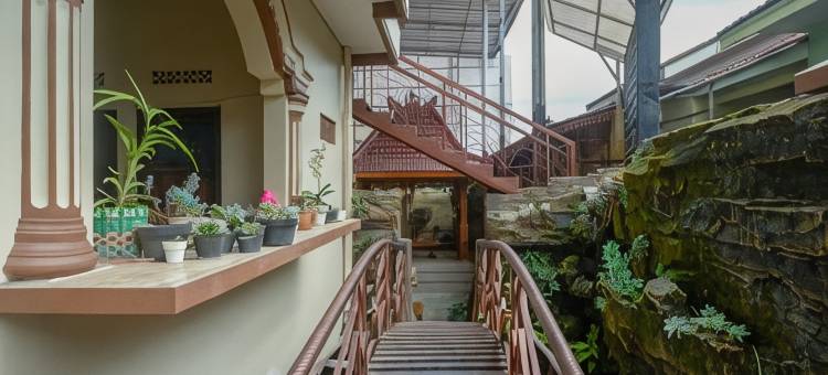 红门酒店沙利亚靠近门多罗车站沃诺索博 2(RedDoorz Syariah Near Terminal Mendolo Wonosobo 2)图片