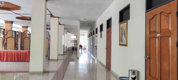 马卡腾博托莫洪米特拉红门酒店(Hotel Makatembo Tomohon Mitra RedDoorz)图片