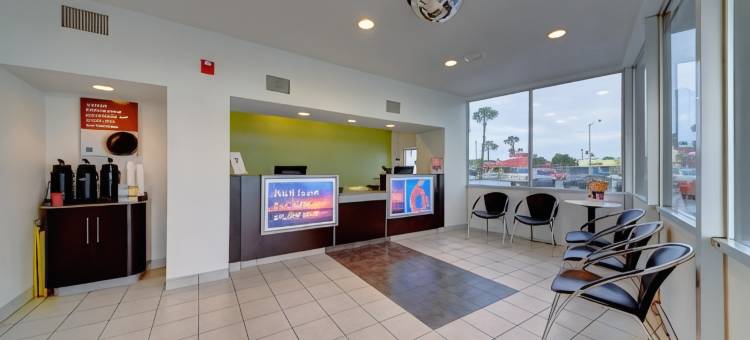 可可比奇海滩6号汽车旅馆(Motel 6 Cocoa Beach, FL)图片