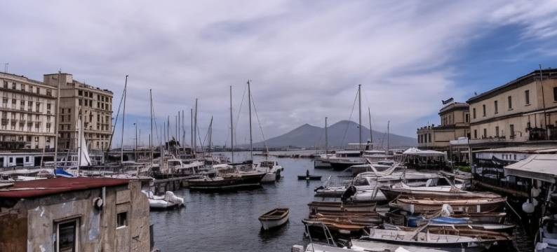 钟楼那不勒斯中央ClaPa集团运营酒店(Al Campanile H Napoli Centro, by ClaPa Group)图片