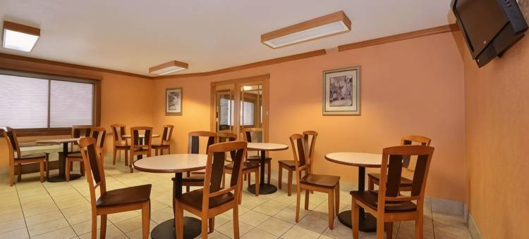 格林内尔凯艺套房酒店 - 近大学(Quality Inn & Suites Grinnell Near University)图片