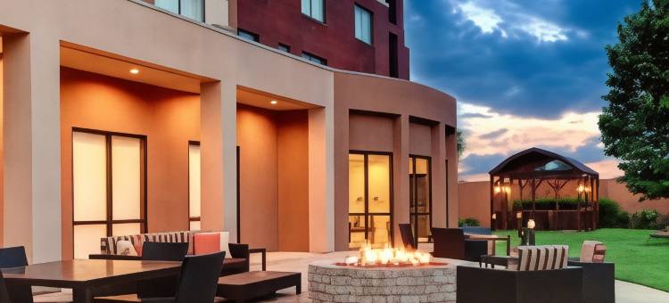 安尼斯顿牛津万怡酒店(Courtyard Anniston Oxford)图片