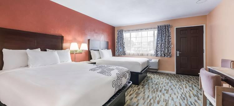 罗德威酒店莫德斯托市中心附近(Rodeway Inn Modesto Near Downtown)图片