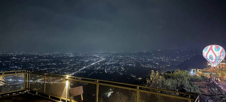 Contana Glamping with Jogja City View图片