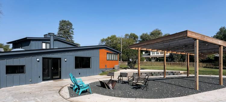 RARE Mid-Mod Home. Spacious inside-and-out.图片