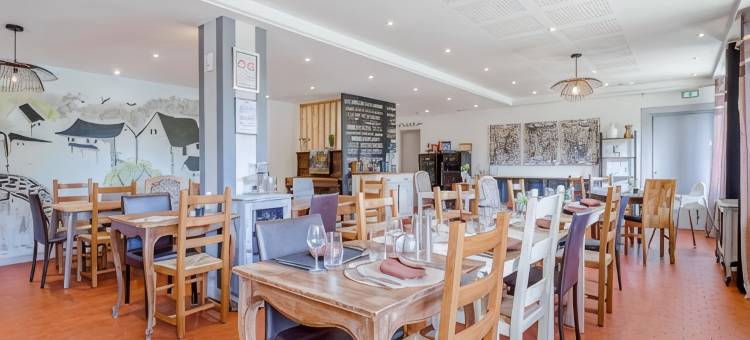洛吉斯拉梅松卡雷酒店(Logis Hotel Maison Carrée Restaurant O Carré DArt)图片