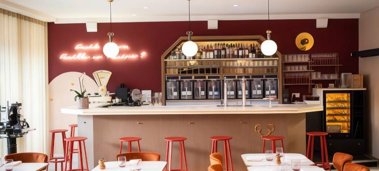 特雷斯吉拉德城堡酒店(Castel de Tres Girard)图片