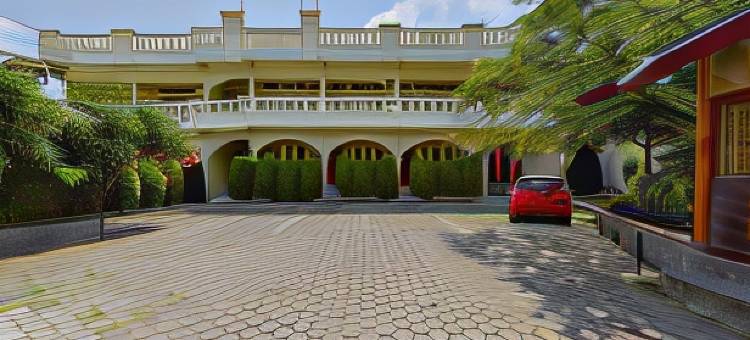 红门酒店@彭多克维纳贡芝维迪(RedDoorz @ Pondok Winagung Ciwidey)图片