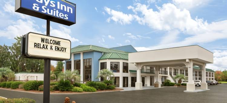 萨凡纳中城戴斯套房酒店(Days Inn & Suites by Wyndham Savannah Midtown)图片