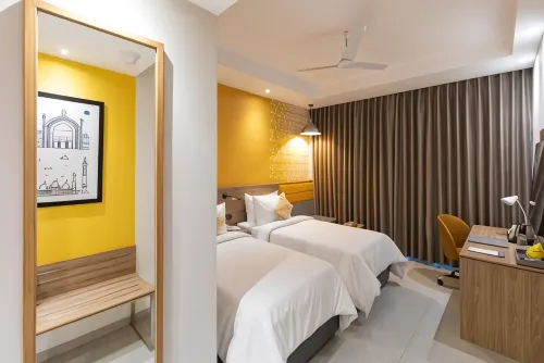 Hometel Alambagh Lucknow - 3 Sao