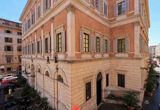 Piazza Venezia Grand Suite Hotel Overview