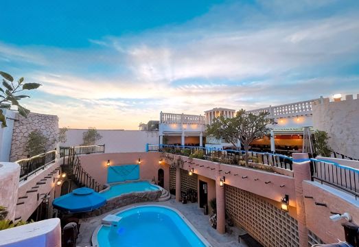 Al Liwan SuitesHotel Overview