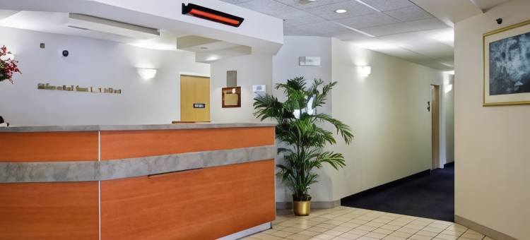 拉辛美洲最佳价值套房酒店(Americas Best Value Inn and Suites Racine)图片