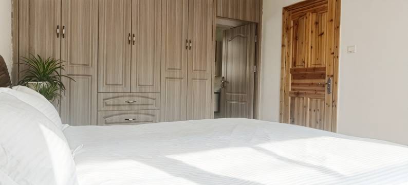 桃花潭水深千尺不及汪伦送我情度假别墅(平安街分店)图片