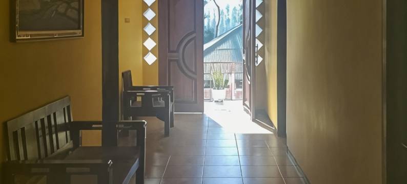 布罗莫英达乐斯塔里民宿-美特拉-RedDoorz(Bromo Indah Lestari Homestay Mitra RedDoorz)图片