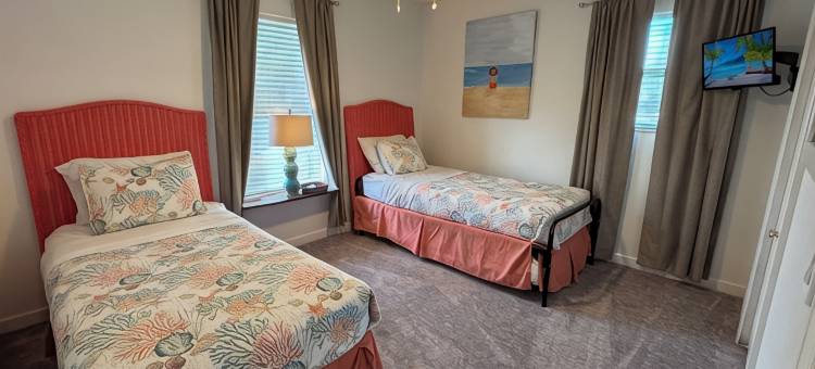 近海滩 • 宠物友好，配有恒温泳池的度假屋，最多可住15人！(Heated Pool House Near the Beach • Pet Friendly Retreat for up to 15 Guests!)图片