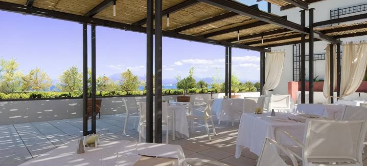 阿卡维瓦戴加尔达酒店(Hotel Acquaviva Del Garda)图片