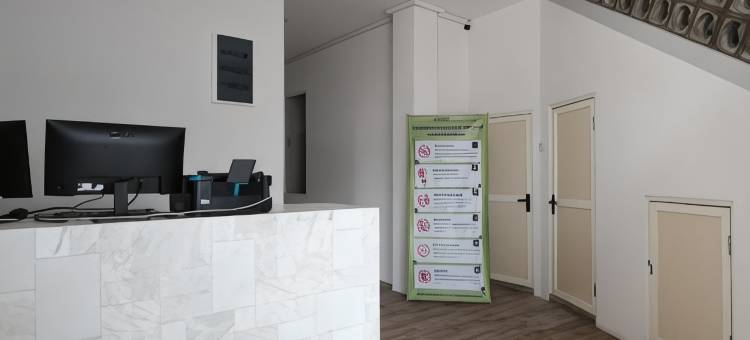 Urbanview Wisma Brawijaya Surabaya图片
