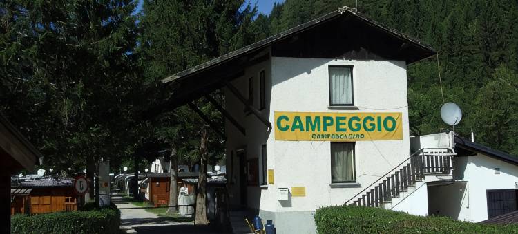 坎波多尔奇诺露营酒店(Campodolcino Camping)图片