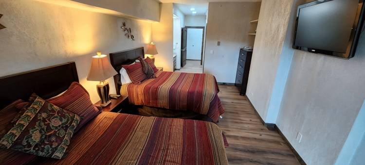 高山雅居(步行片刻可达商店 & 亲子友好、设施优良)民宿(Luxury Breckenridge Condo • Walk to Town • Heated Pool & Hot Tubs.)图片