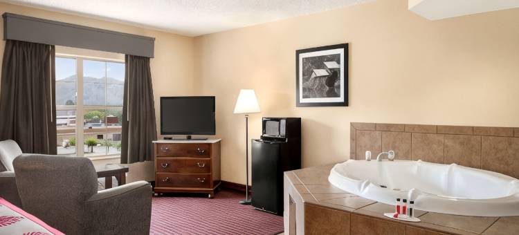 鸽子谷北华美达酒店(Ramada by Wyndham Pigeon Forge North)图片