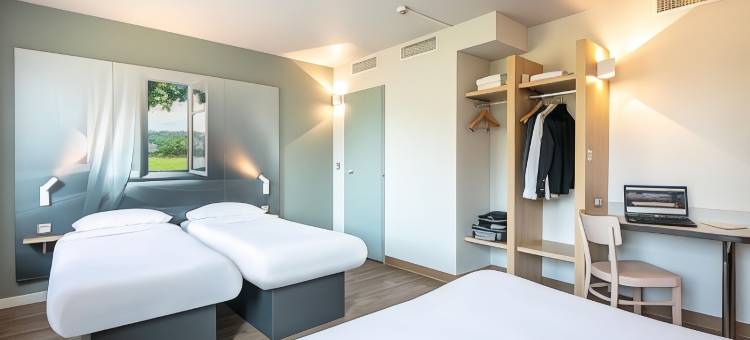 圣让德莫里安住宿加早餐酒店(B&B Hôtel Saint Jean de Maurienne)图片