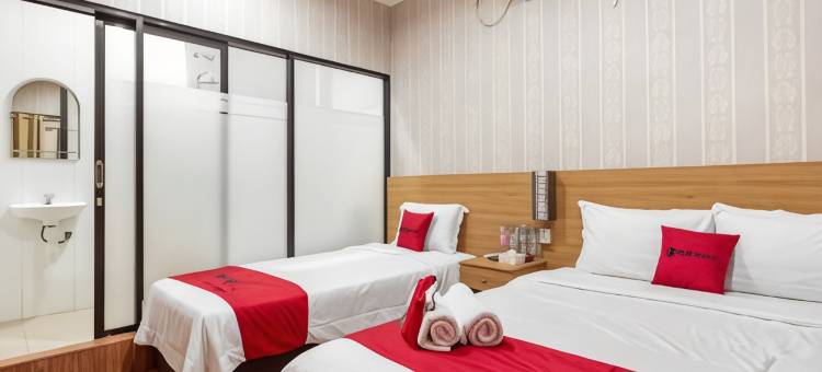 红多兹伊斯兰酒店-克林奇萨沃贾贾尔湖(RedDoorz Syariah @ Danau Kerinci Sawojajar)图片