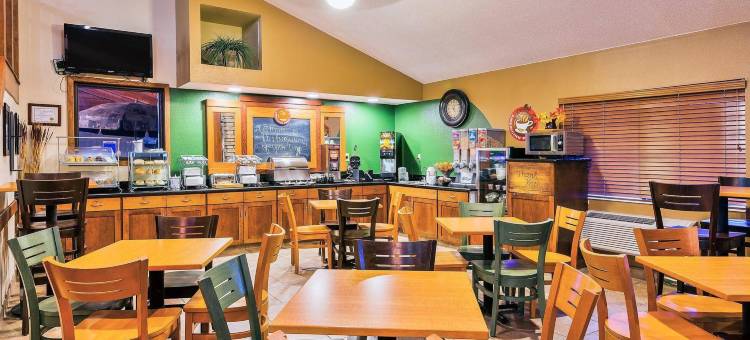 马斯卡廷美吟温德姆酒店(AmericInn by Wyndham Muscatine)图片