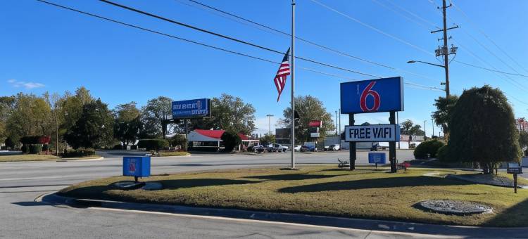 北卡罗来纳州格林维尔 6 号汽车旅馆 - ECU 健康医疗中心(Motel 6 Greenville, NC – Ecu-Medical Center)图片