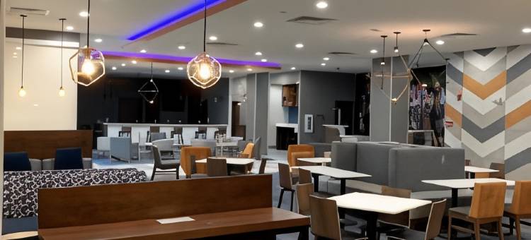 路易斯威尔东拉昆塔温德姆套房酒店(La Quinta Inn & Suites by Wyndham Louisville NE/Old Henry Rd)图片