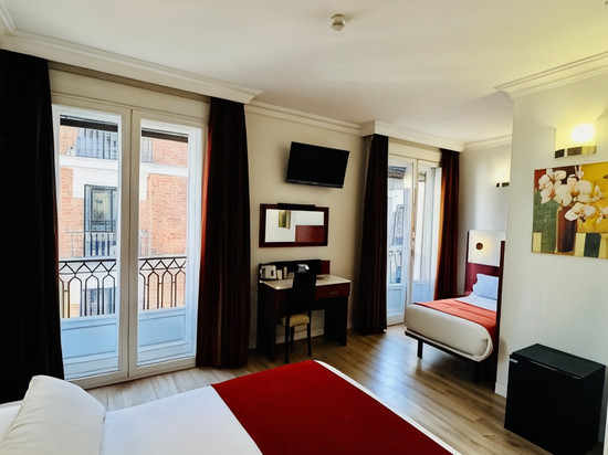 索尔广场马德里旅馆