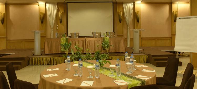 兹姆布勒伊特画廊家庭商务旅馆(Galeri Ciumbuleuit Family & Business Hotel)图片