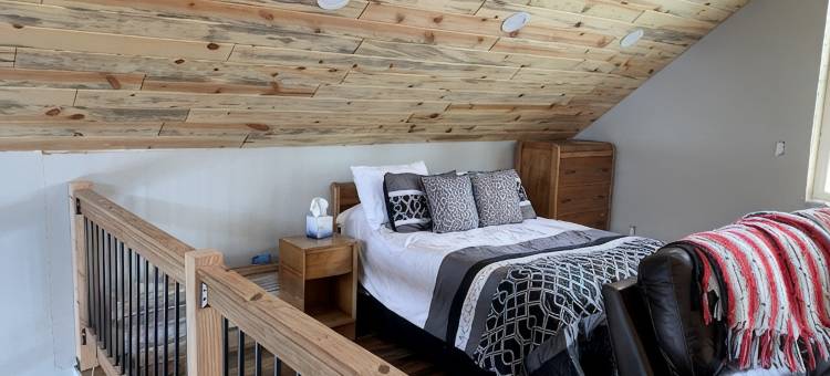 比格霍尔山谷河道入口小屋(Big Hole Valley cabin near river access)图片
