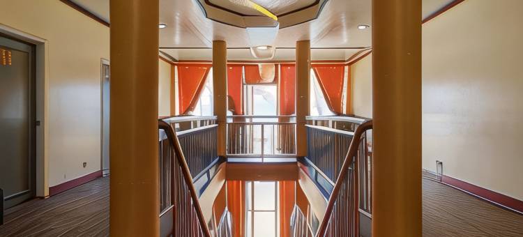 红多兹Plus酒店-苏比克三描礼士海运酒店(RedDoorz Plus @ Seaborne Hotel Subic Zambales)图片