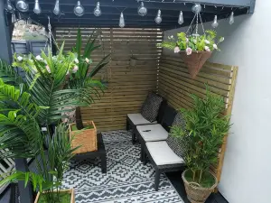 巴拉假日套房(Bala Holiday Suites)