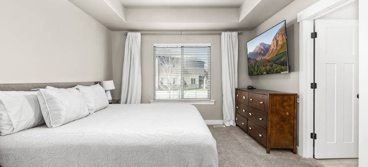 犹他谷大学, 杨百翰大学, & 高尔夫球场6卧室单层住宅(6 Bedroom Rambler Near UVU, BYU, & Golf Course)图片