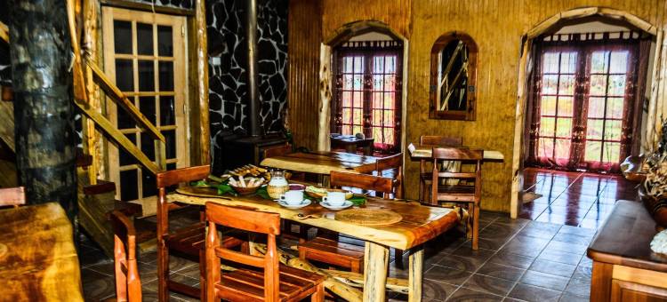乌卡马纳酒店(Hotel Uka Mana)图片