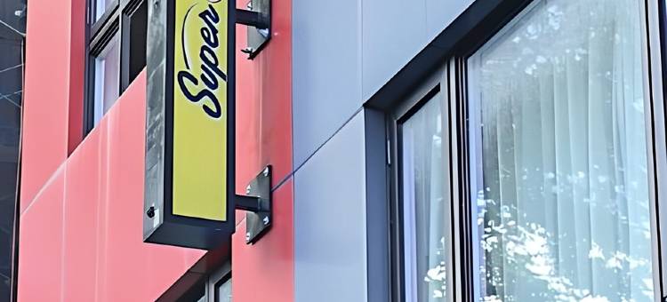 布朗克斯近植物园温德姆速8酒店(Super 8 by Wyndham Bronx Near Botanical Garden)图片